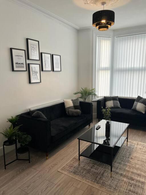 Beautiful Anfield Family Home ลิเวอร์พูล ภายนอก รูปภาพ