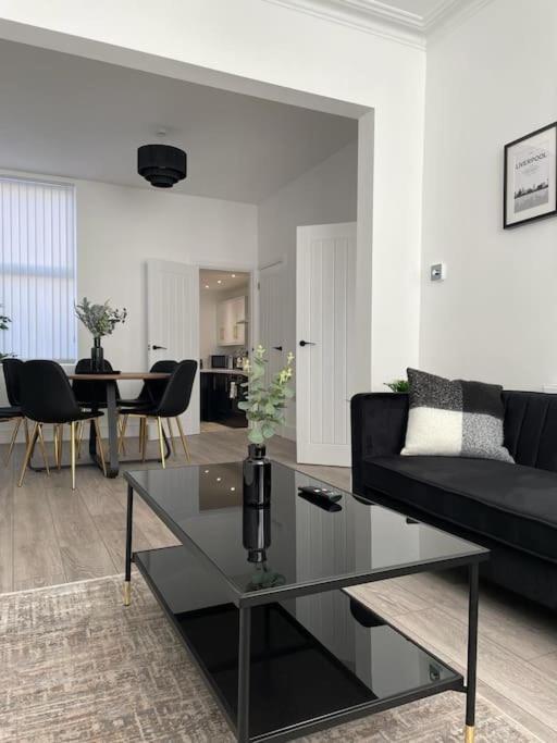 Beautiful Anfield Family Home ลิเวอร์พูล ภายนอก รูปภาพ